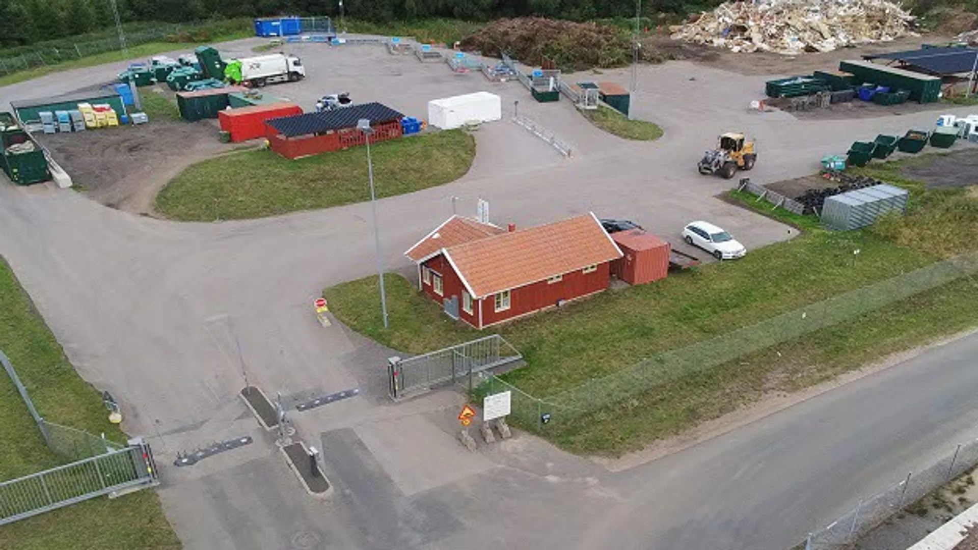 Flygbild över återvinningscentralen i Hjo.